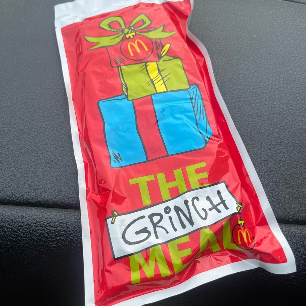 McDonald's Grinch Meal UNOPENED grinch socks